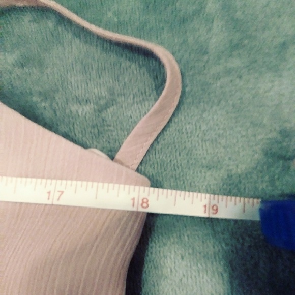 ❌SOLD❌NWT. Dusty pink lace cami. - Picture 5 of 8